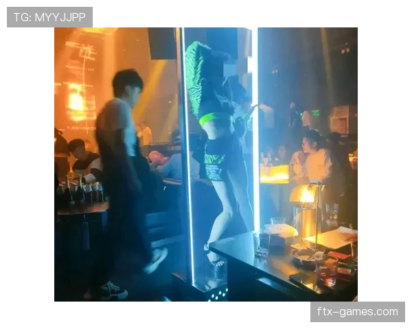 苏翊鸣训练完直接去夜店蹦迪？